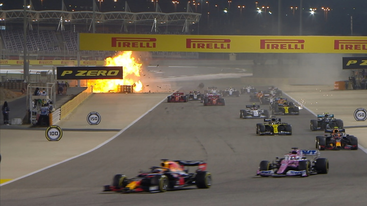 Гонка "Формулы-1" в Бахрейне остановлена из-за жуткой аварии