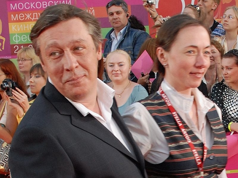СМИ выяснили подробности разговора жены Михаила Ефремова о разводе с артистом