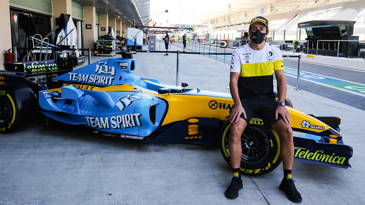 Фернандо Алонсо обыграл новичков "Формулы-1" на тестах в Абу-Даби