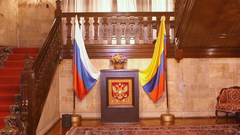 Колумбийские власти заявили, что два российских дипломата покинули страну