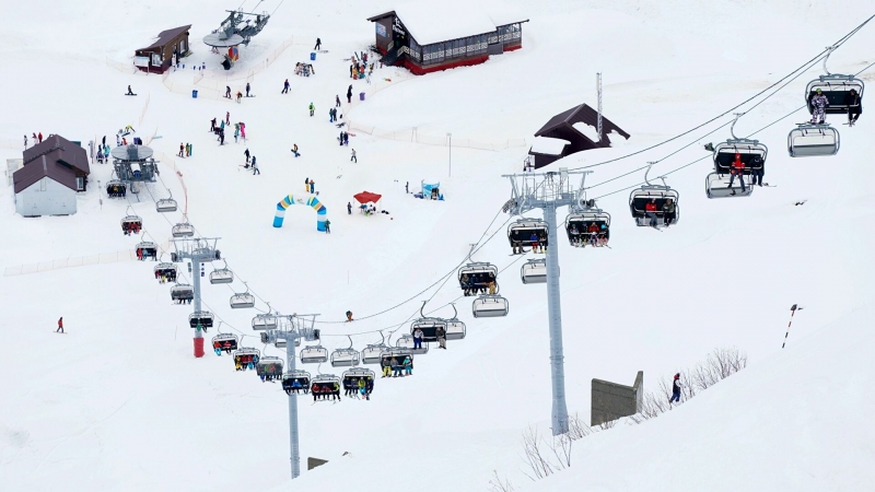 На горнолыжных курортах в Сочи усилили меры безопасности
