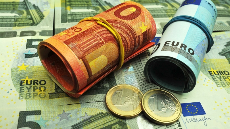 Официальный курс евро на вторник вырос до 90,13 рубля