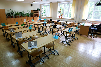 Попова допустила продление мер профилактики COVID-19 в школах