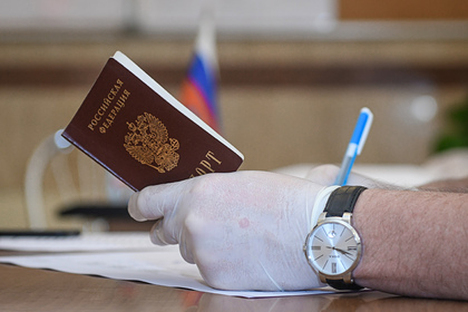 Попросивший у Путина российское гражданство итальянец получил паспорт