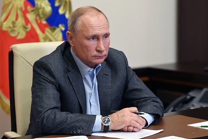 Путин подписал законы об отставке судей при наличии иностранного гражданства