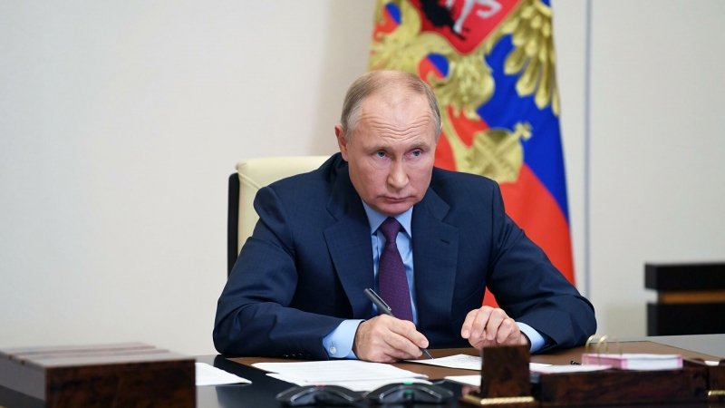 Путин потребовал не рассказывать ему "сказки" о ситуации с ростом цен