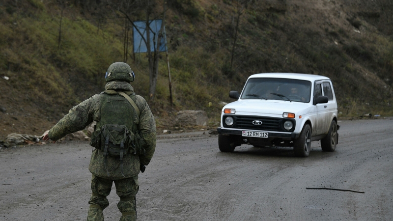 Российские военные контролируют безопасность Лачинского коридора