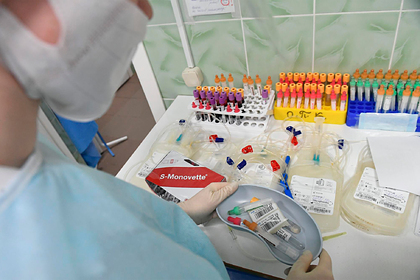 Российский вирусолог оценил вероятность защиты от COVID-19 при выработке антител