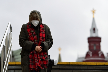 Российский врач предупредил об опасности масок для глаз