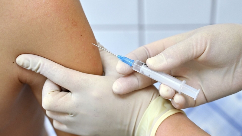 В странах Европы началась вакцинация от коронавируса