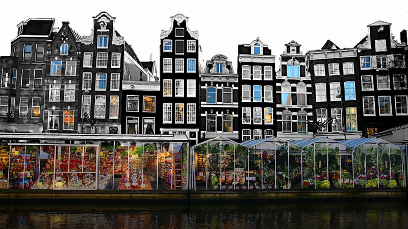 Власти Амстердама планируют вернуть жителей в центр города