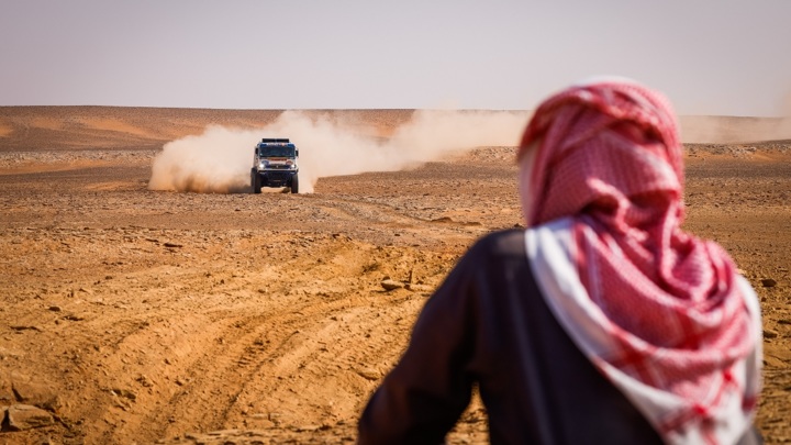 Пески Саудовской Аравии: борьба людей и машин