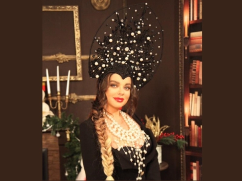 Снегурочка для взрослых: Наташа Королева без юбки возбудила россиян (фото)
