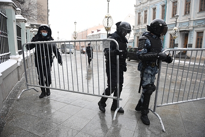 В центре Москвы начались задержания возможных участников несогласованной акции