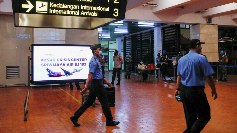 В Индонезии раскрыли детали крушения самолета