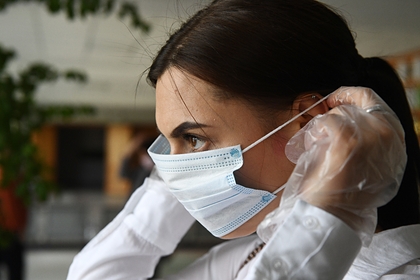 В России оценили способ защиты от коронавируса с помощью нескольких масок