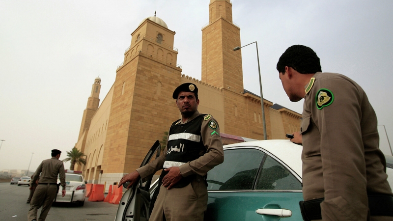 В Саудовской Аравии три человека пострадали при взрыве снаряда из Йемена