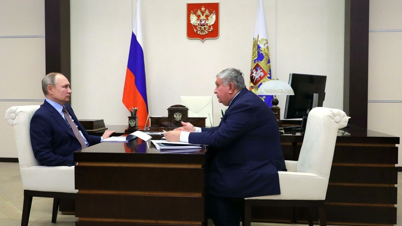 Путин и Сечин обсудят показатели "Роснефти" за прошлый год
