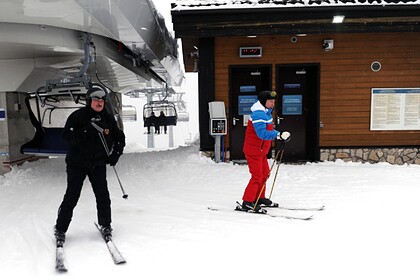 Путин с Лукашенко прокатились на лыжах и снегоходах