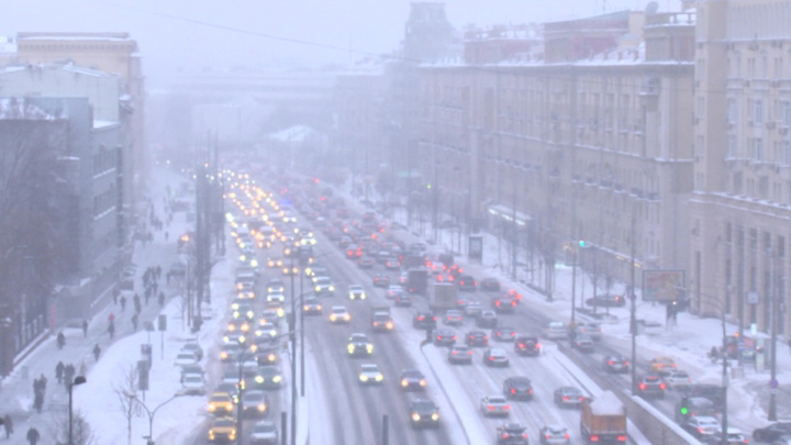 В Москве пробки достигли 10 баллов и задерживаются авиарейсы