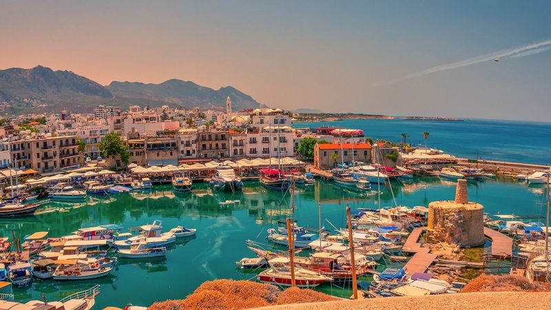 Власти Кипра готовы обсудить новые правила въезда российских туристов