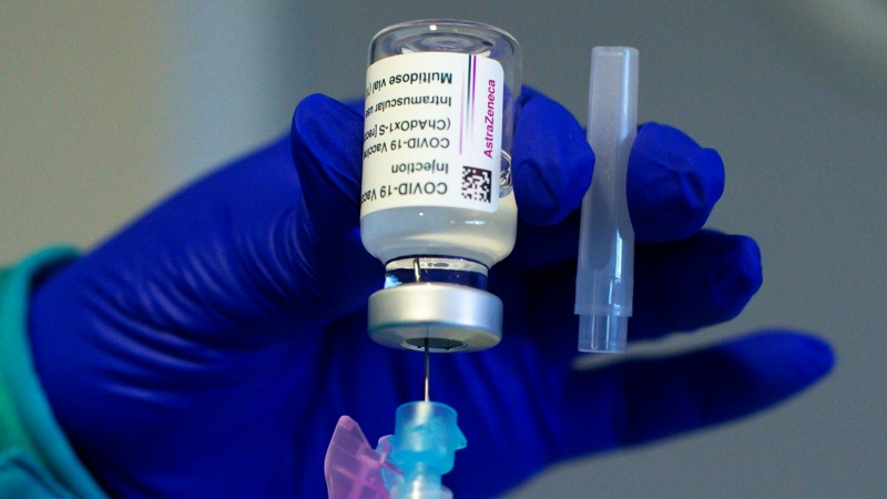 Кипрский чиновник заболел COVID-19 после вакцинации AstraZeneca