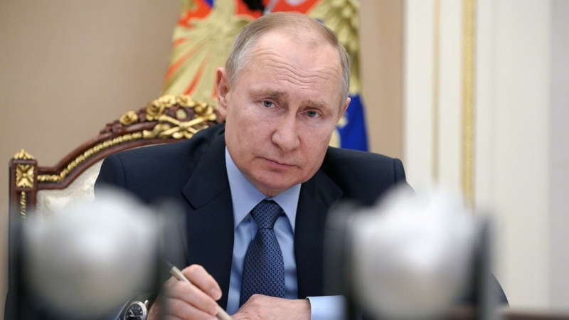 Путин поручил принять закон о плавающих ставках по кредитам населению