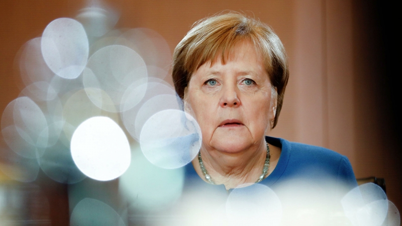 В бундестаге призвали поднять вопрос о доверии к правительству Меркель