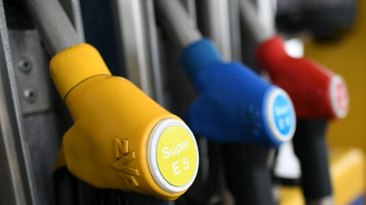 В России растут оптовые и розничные цены на бензин