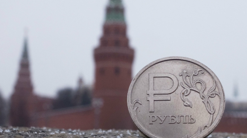 Названо условие падения рубля до нового исторического минимума