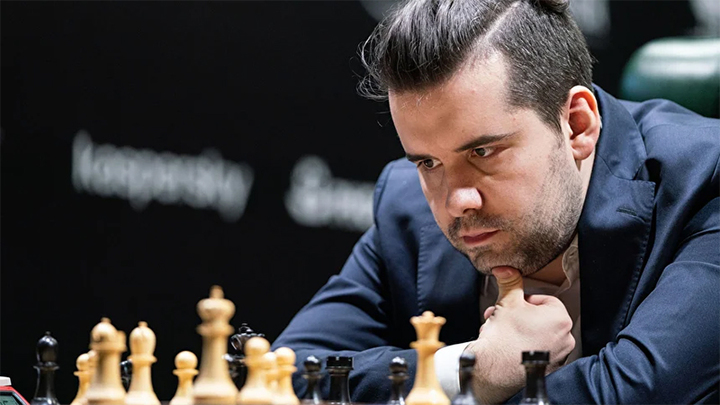 Непомнящий выиграл турнир претендентов и сыграет с Карлсеном за шахматную корону