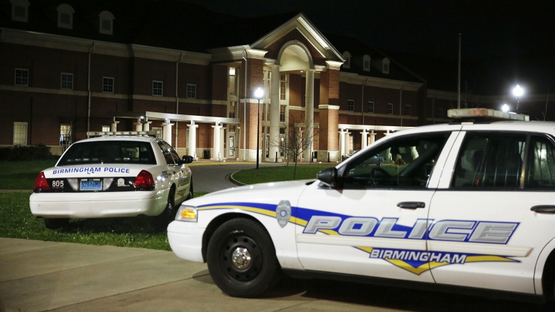 Открывшим стрельбу у бара в штате Алабама предъявили обвинения