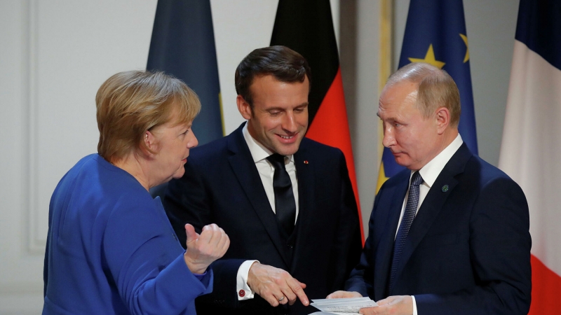 "Пора бы извиниться": немцы оценили переговоры Путина, Макрона и Меркель