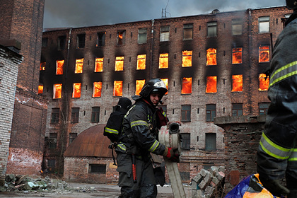 Путин наградил тушивших «Невскую мануфактуру» пожарных
