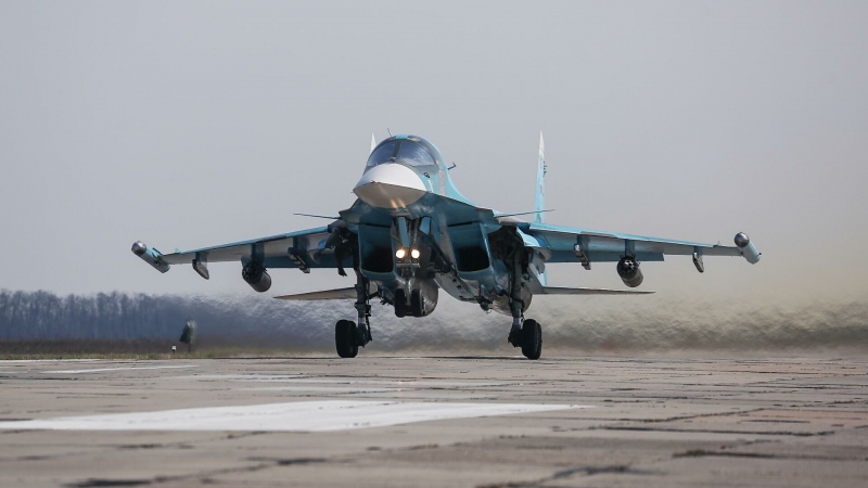 Сенатор поздравила ВВС США изображением с российскими Су-34 