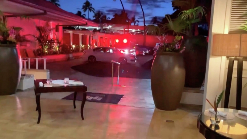 Забаррикадировавшийся в гавайском отеле мужчина покончил с собой