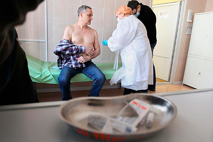 Стало известно число получивших первую дозу вакцины от COVID-19 россиян