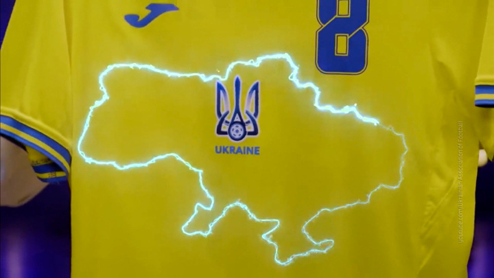 Лозунг очков не добавит: сборной Украины придется стирать футболки