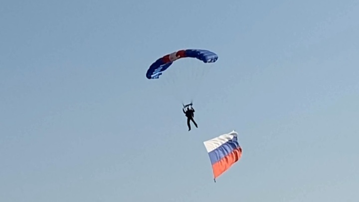 Смоленские парашютисты поддержали российских спортсменов перед Олимпиадой