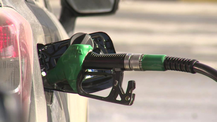 Цена бензина пятую неделю подряд продолжает расти выше инфляции