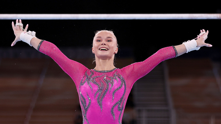 Гимнастка Мельникова впервые выиграла золото чемпионата мира