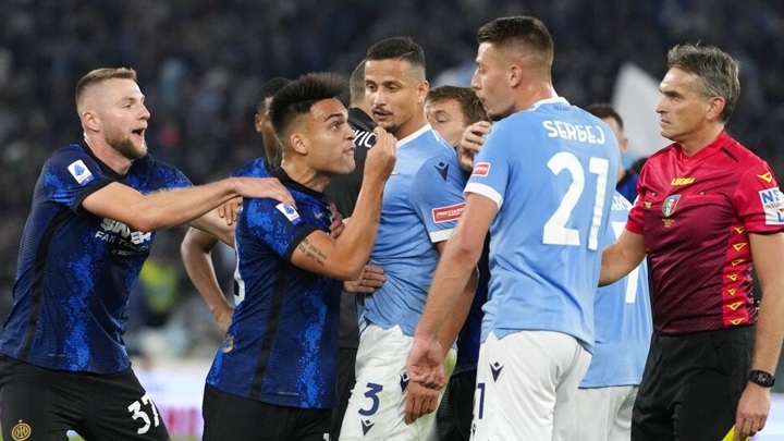 "Интер" потерпел первое поражение в сезоне, уступив "Лацио"