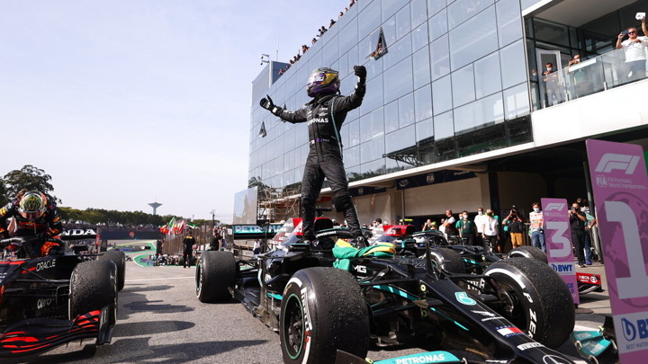 Хэмилтон выиграл гонку "Формулы-1" в Катаре, Мазепин – 18-й