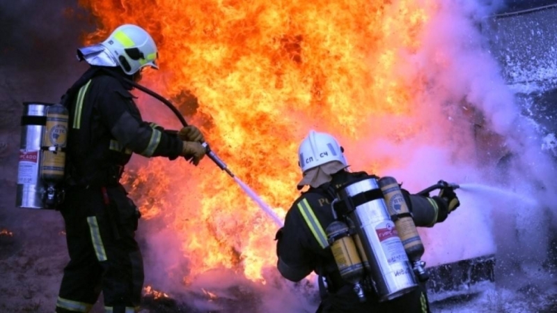 Спасателям удалось локализовать пожар в офисном помещении на северо-западе Петербурга