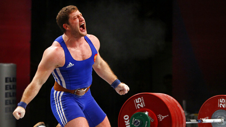 Российские тяжелоатлеты отстранены от международных турниров