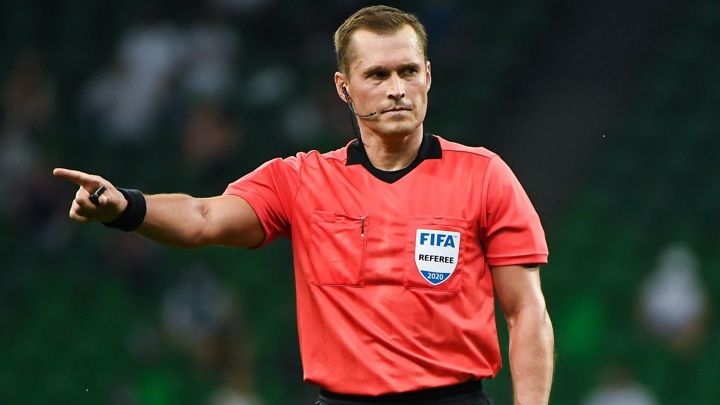 Владислав Безбородов признан лучшим футбольным арбитром прошлого сезона