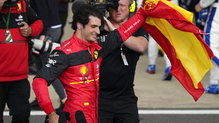 Сайнc впервые в карьере победил на Гран-при "Формулы-1"