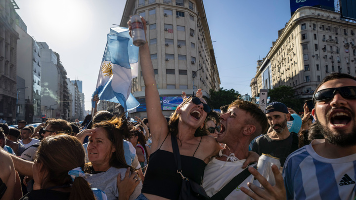 20 декабря в Аргентине объявлено выходным, чтобы отметить победу на чемпионате мира