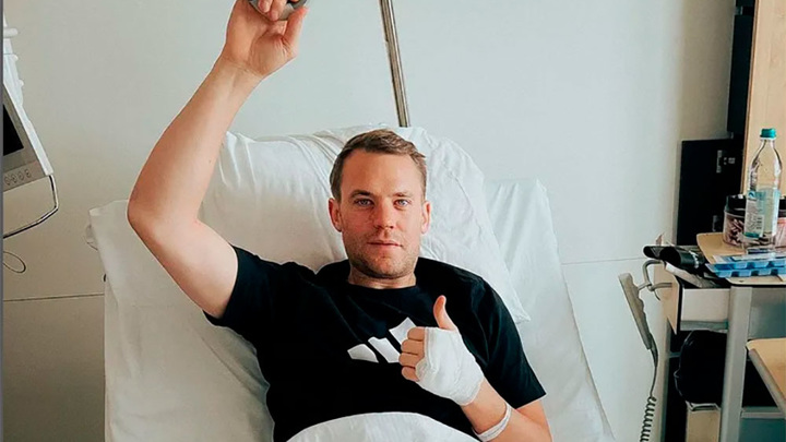 Лыжи опасней футбола: Нойер сломал ногу и выбыл до конца сезона