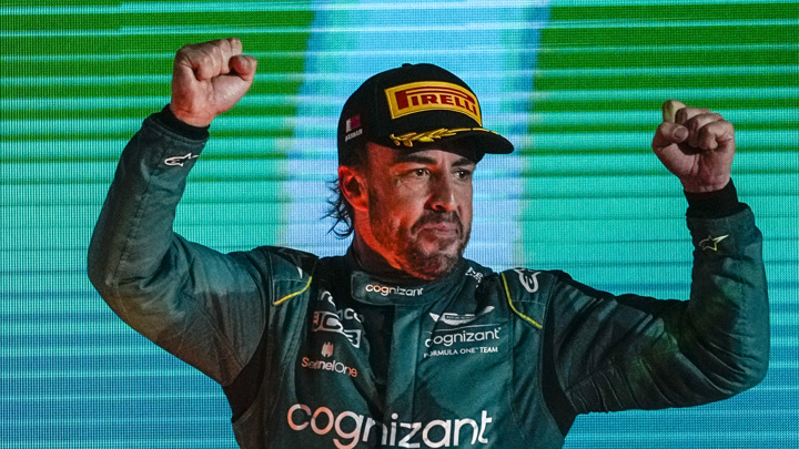 41-летний пилот "Формулы-1" Алонсо намерен выиграть сезон